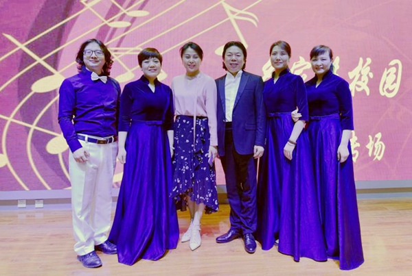 2019522   ضĻ֮ϳ߽ضӢѧУչ